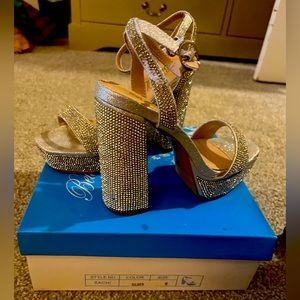 Silver sparkling chunky heel size 6